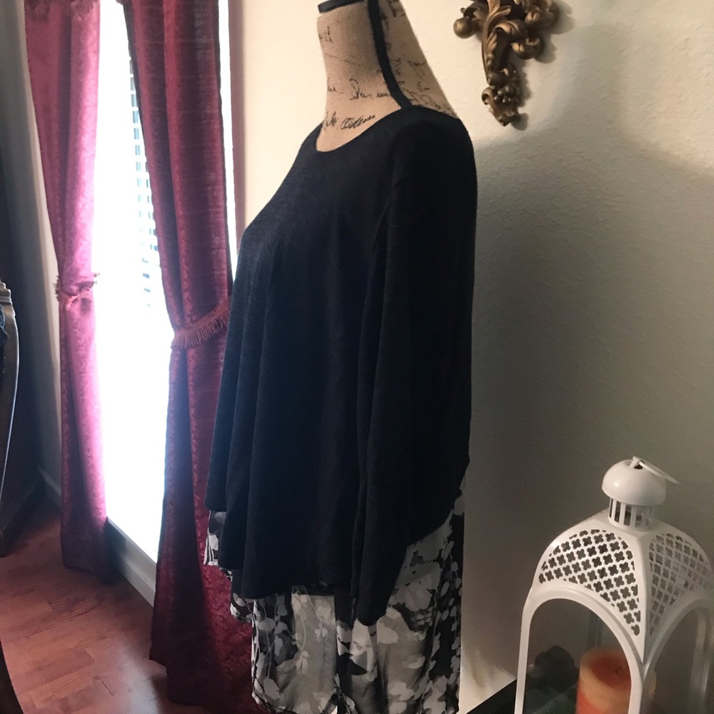 🌟cb Layered Blouse🌟 - Picture 3 of 6